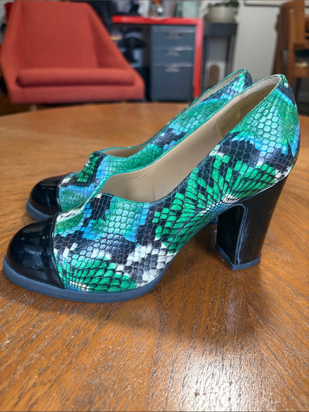 John Fluevog Limited Edition / Size 6 / BRAND NEW